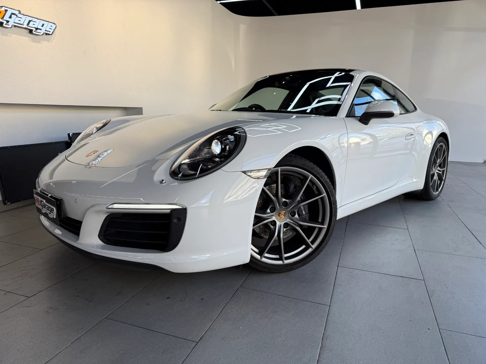 2017 Porsche 911 Carrera 2