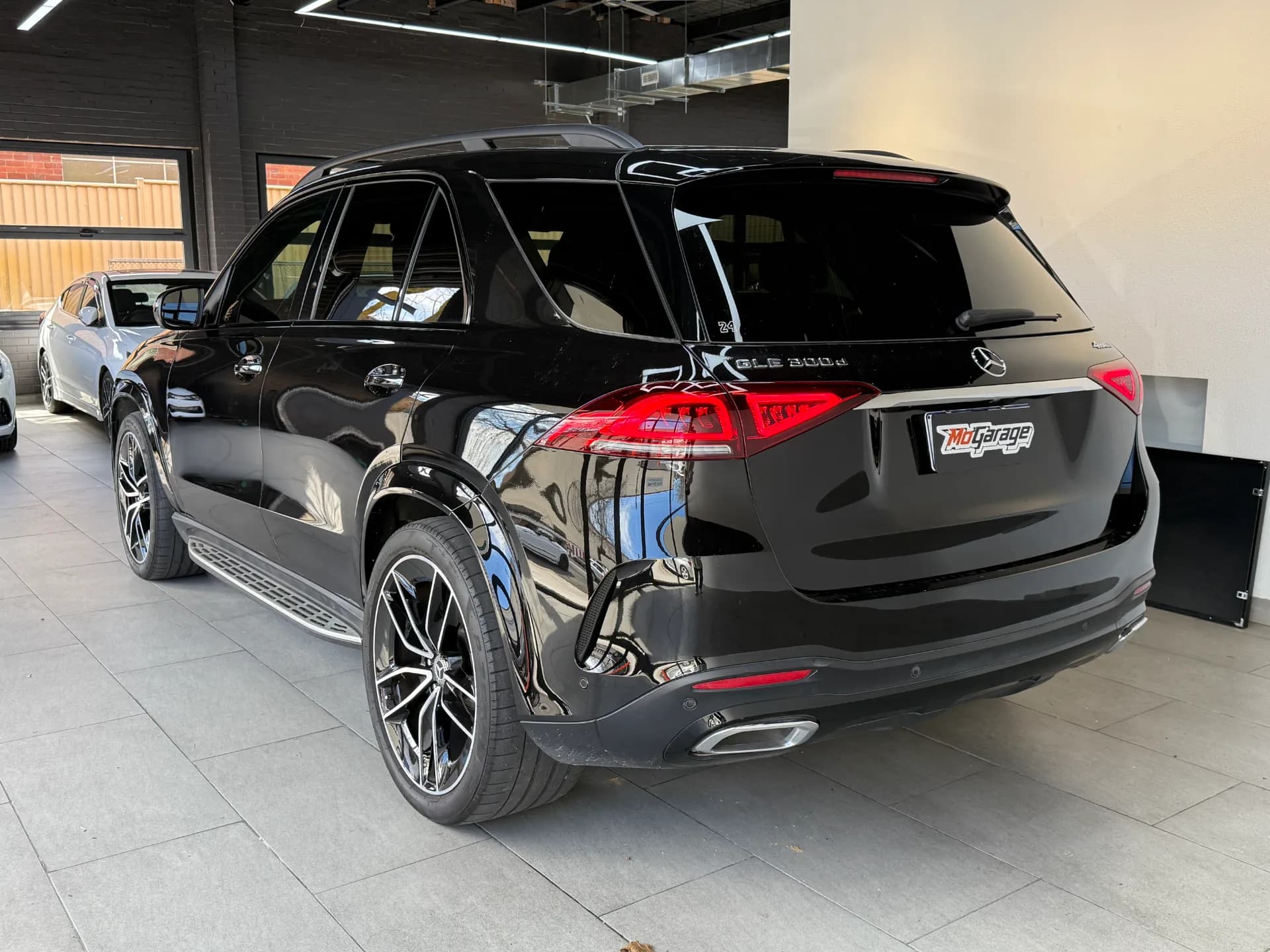 2020 Mercedes-Benz GLE 300d 4MATIC 4