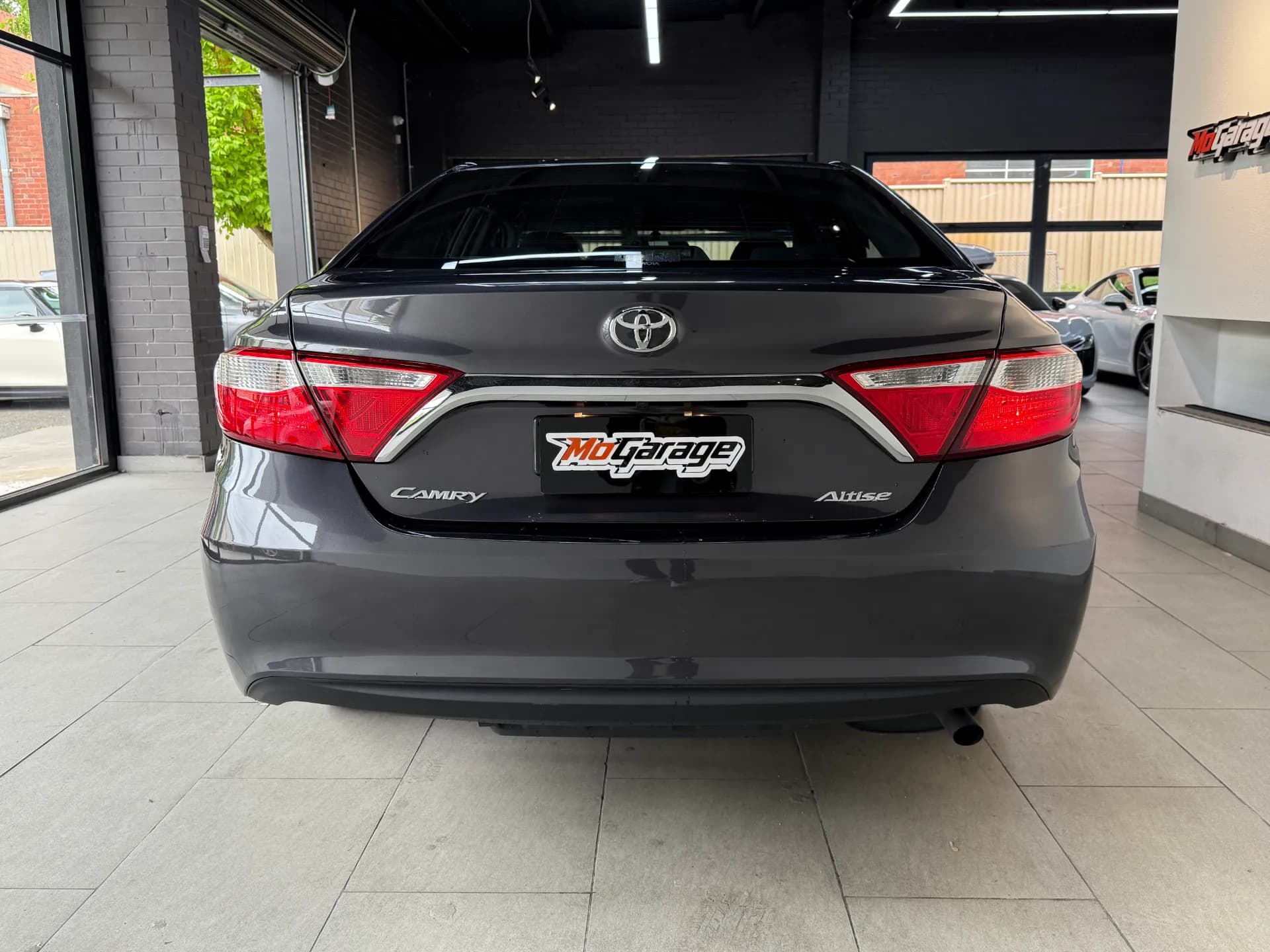 2016 Toyota Camry Altise 3