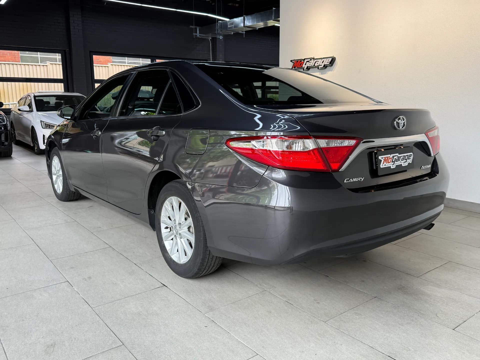 2016 Toyota Camry Altise 4
