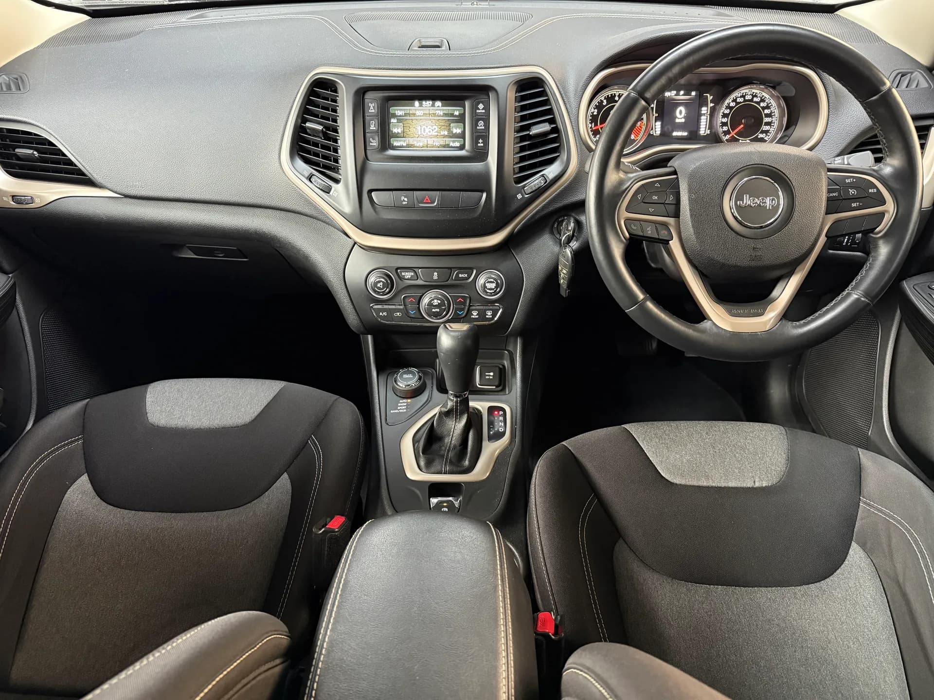 2015 Jeep CHEROKEE 5