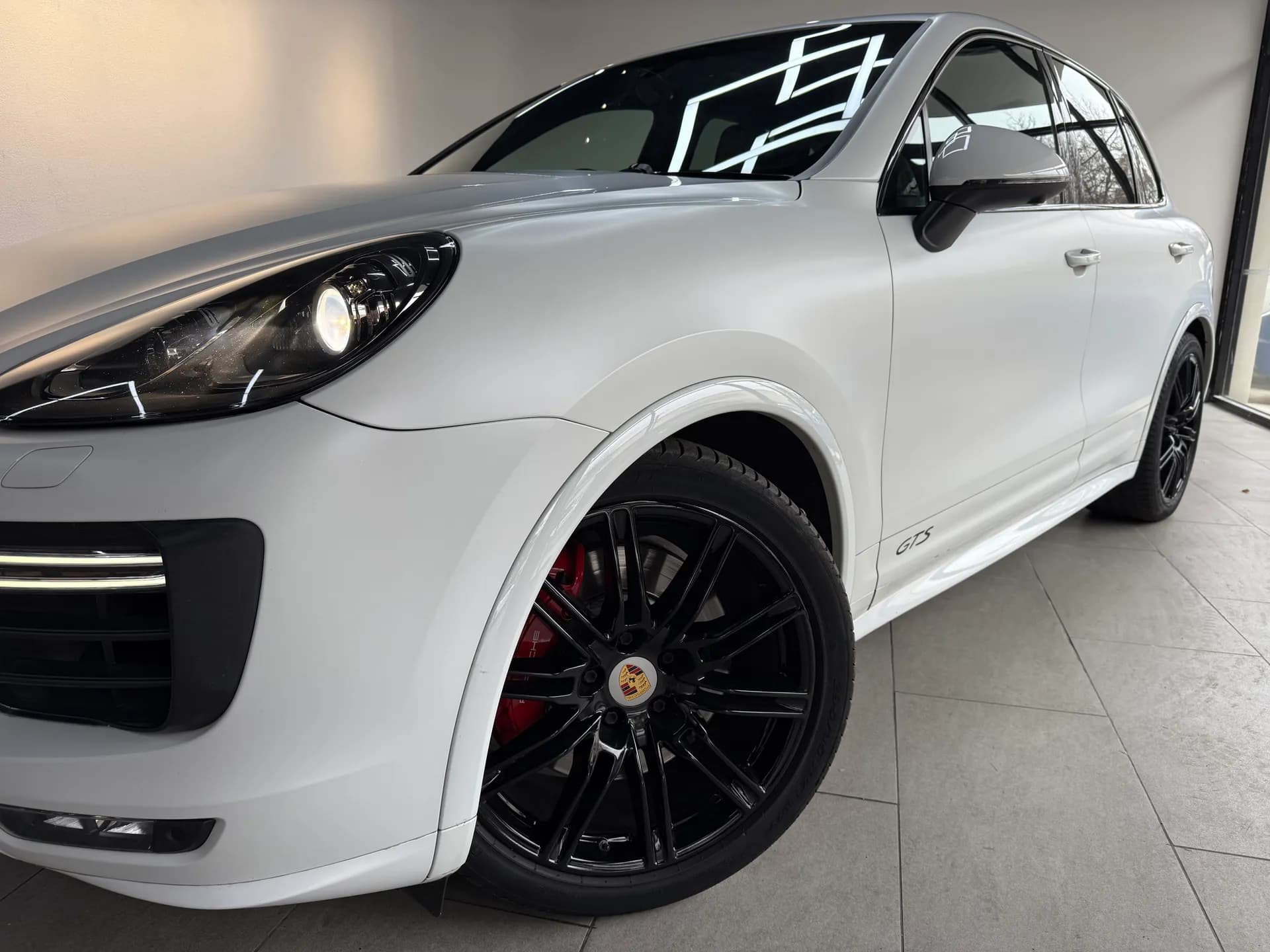 2015 Porsche CAYENNE GTS 2