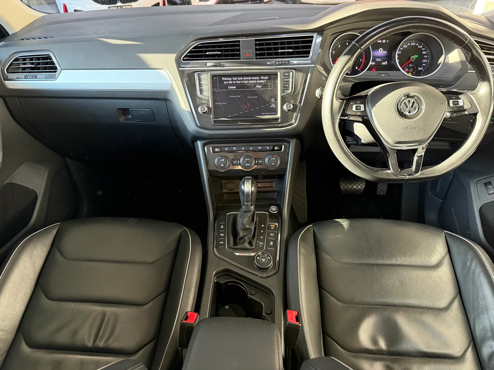 2017 Volkswagen TIGUAN 4