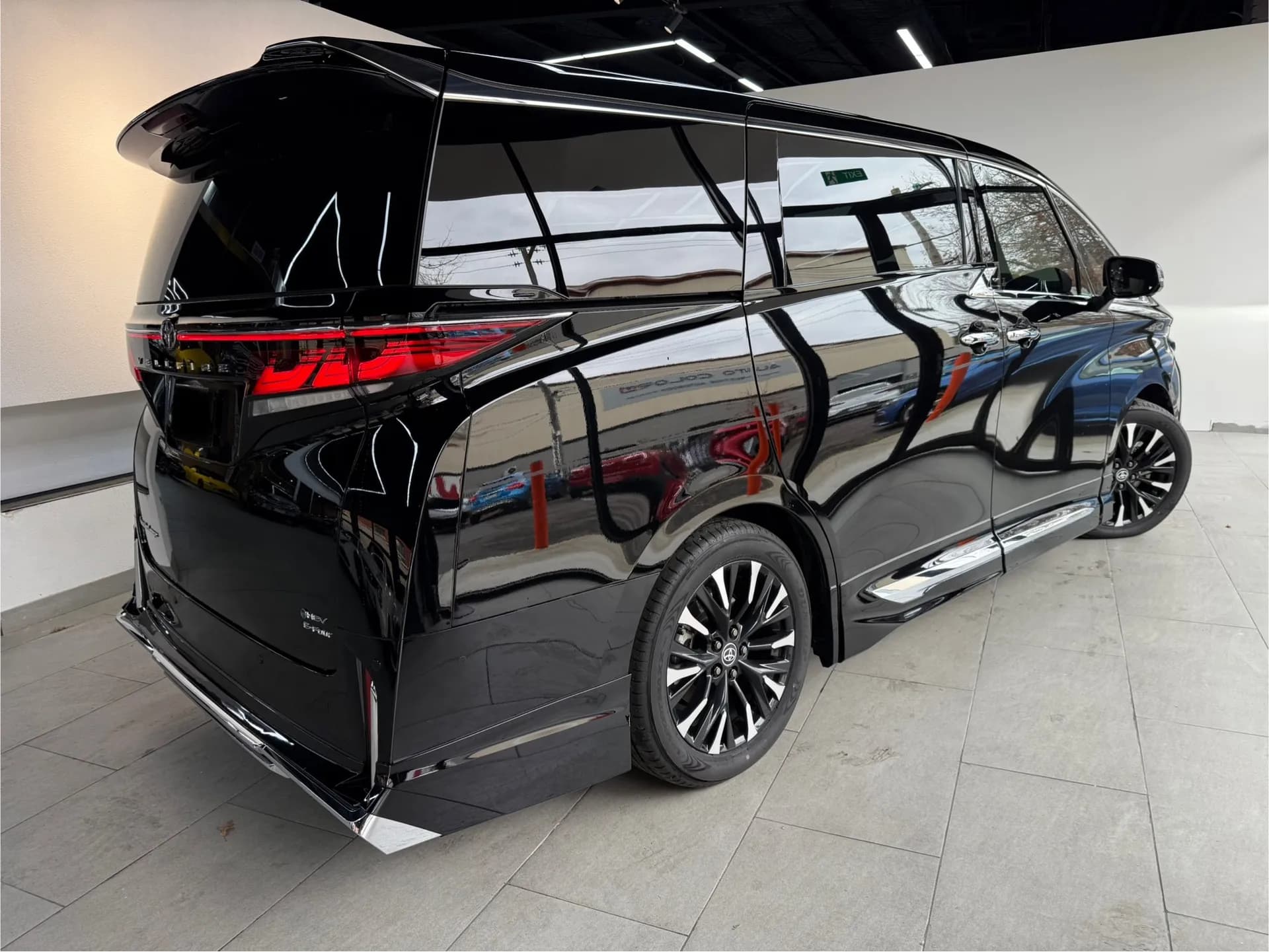 2023 Toyota VELLFIRE 3